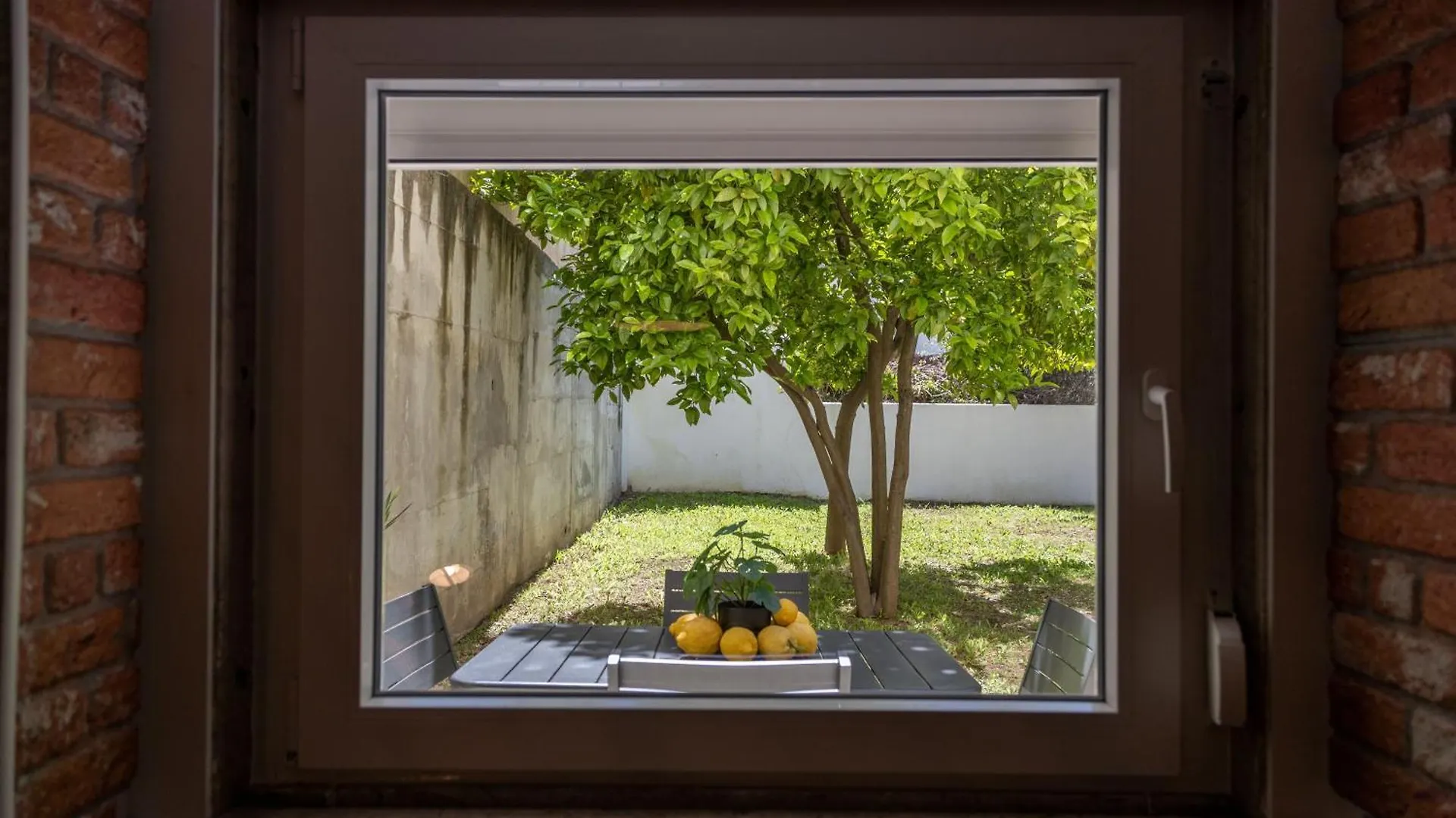 Apartman Fancy 2Bdr Duplex With Patio By Lovelystay Lisboa