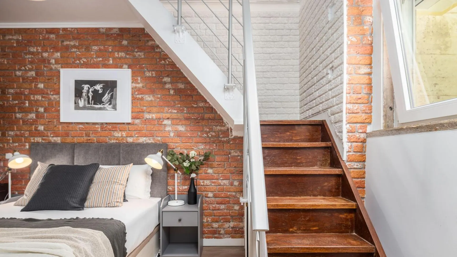 Fancy 2Bdr Duplex With Patio By Lovelystay Lisboa Portugália