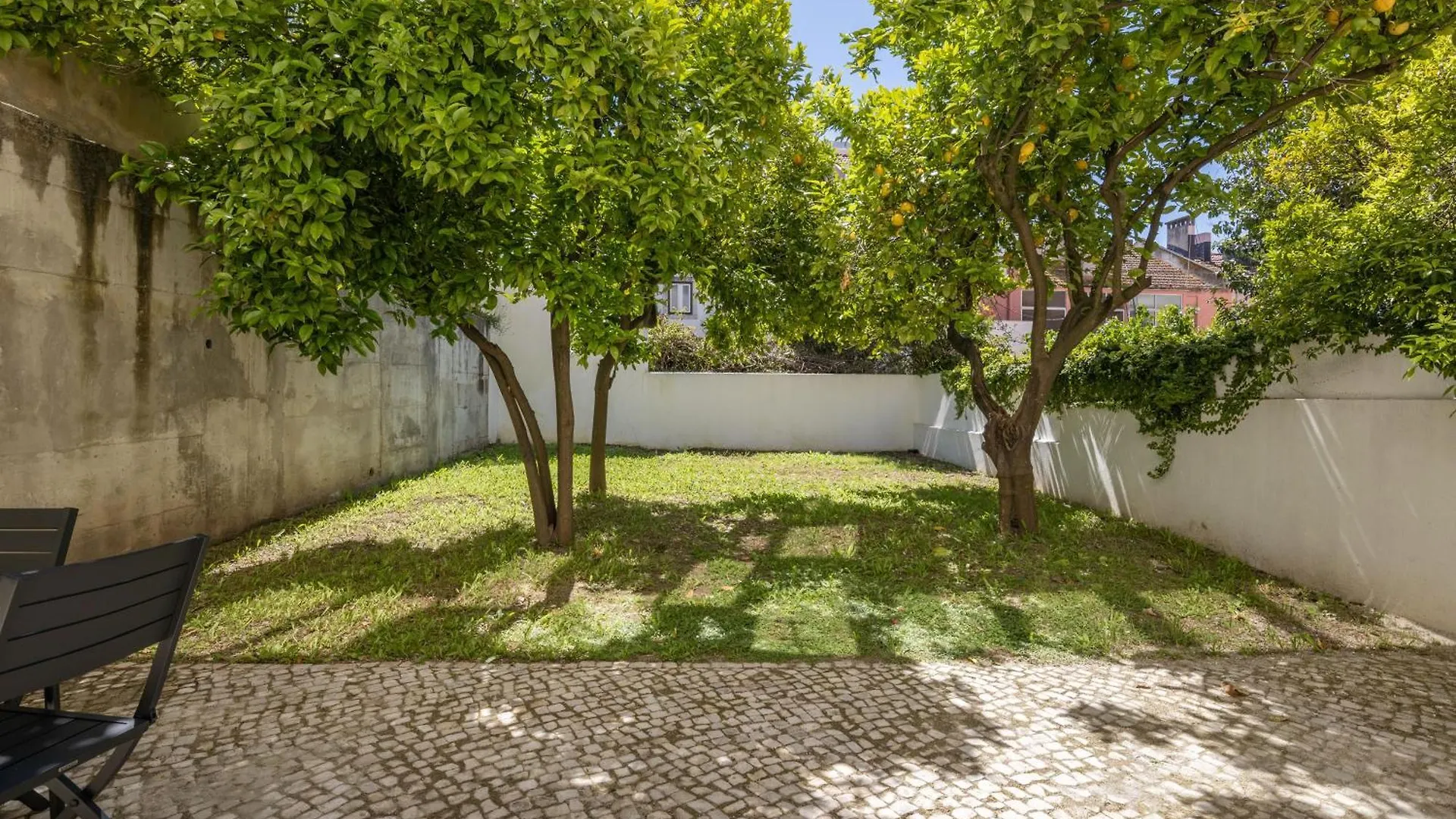 Fancy 2Bdr Duplex With Patio By Lovelystay Lisboa Portugália
